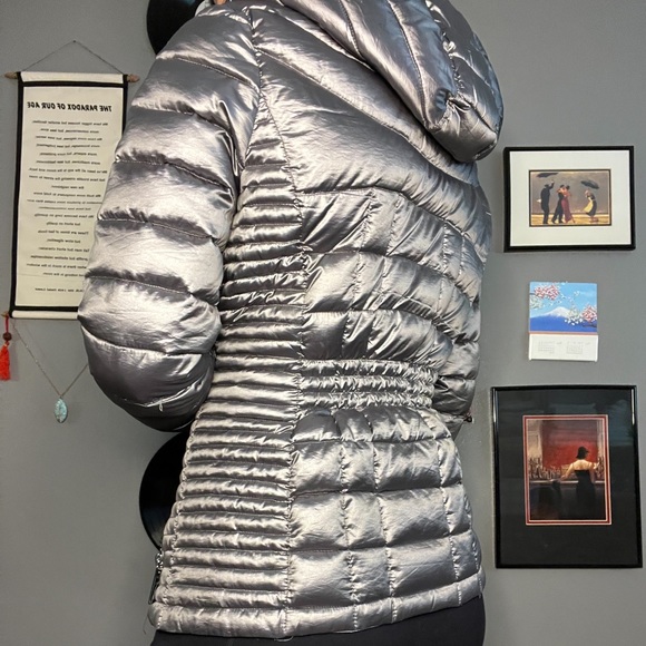 Silver puffy cinched coat - Picture 2 of 4